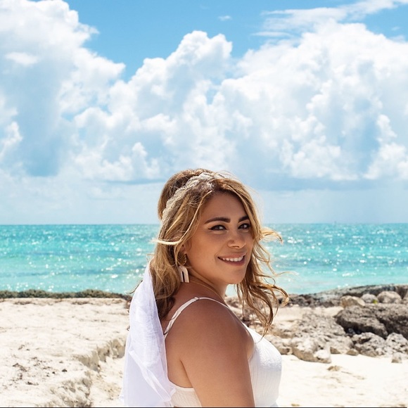 Meet your Posher, Stephanie - Picture 1 of 1